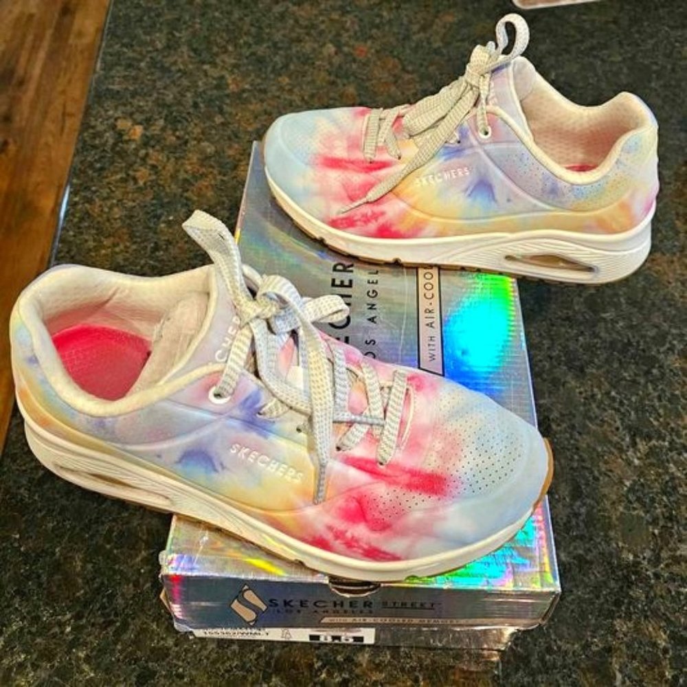 Skechers Womens Size 8.5 Uno Hyped Hippie Tie Dye Rainbow Sneakers Memory Foam